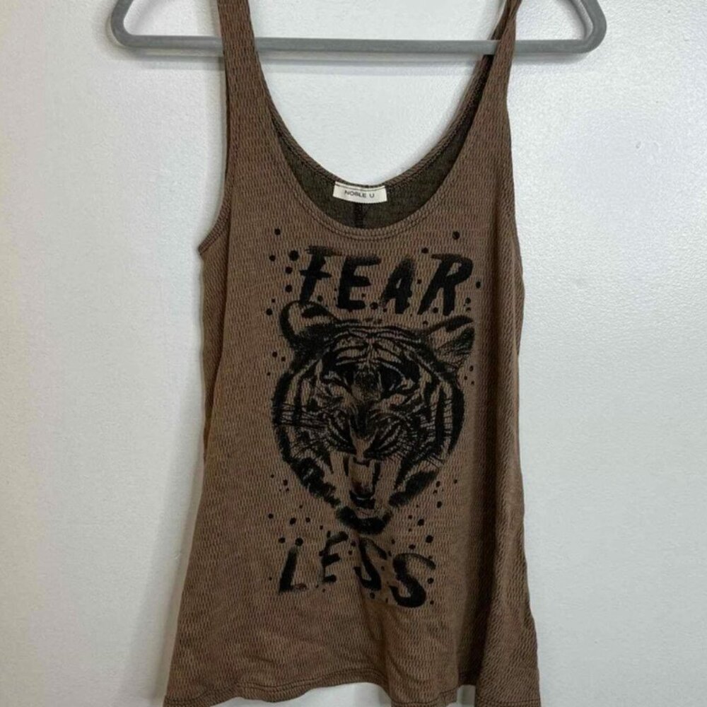 fear less tiger tank top size Medium